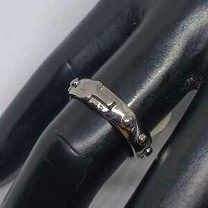 Elegant Silver Women's Ring
